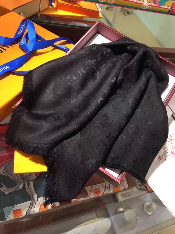 Louis Vuitton Scarf LVC00601